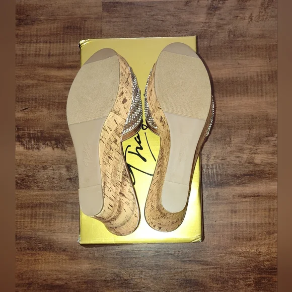 Thalia Sodi Rose Gold Slip-On Wedge Sandal, Sz. 9. I do accept reasonable offers - Picture 3 of 5